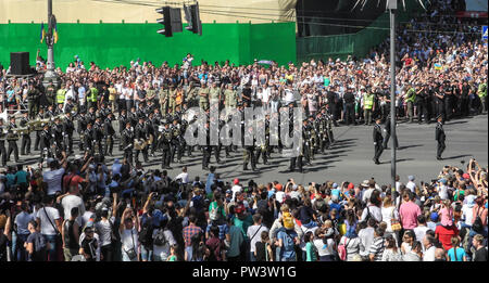 Una parata militare di hardware in Kiev Foto Stock