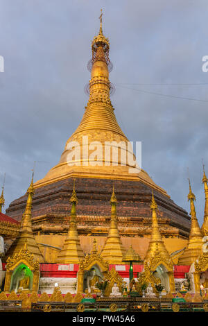 Kyaik Tan Lan o Kyaikthanlan Pagoda di Mawlamyine, Stato Mon, Myanmar Foto Stock