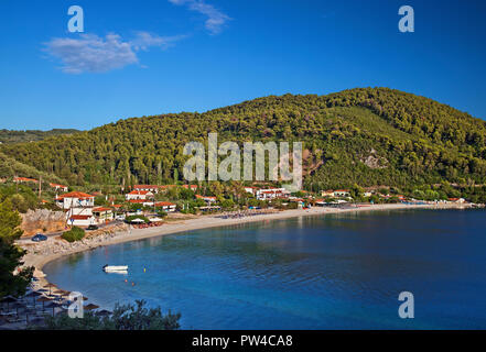 Panormos villaggio sulla costa ovest di Skopelos island, Sporadi settentrionali, Magnessia, Tessaglia, Grecia. Foto Stock