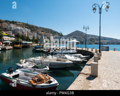 La marina, Saranda, Contea di Valona, la Repubblica di Albania. Foto Stock