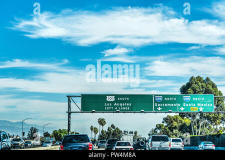 Los Angeles 101 freeway segno di destinazione in una giornata di sole, California Foto Stock