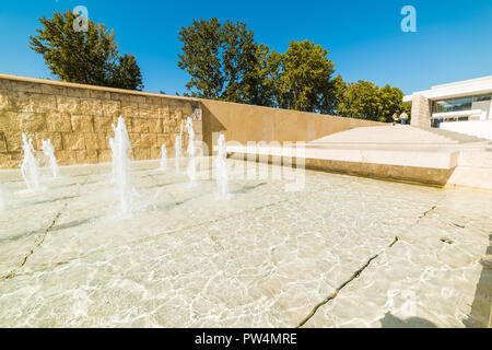 Fontana dal museo dell'Ara Pacis a Roma, Italia Foto Stock