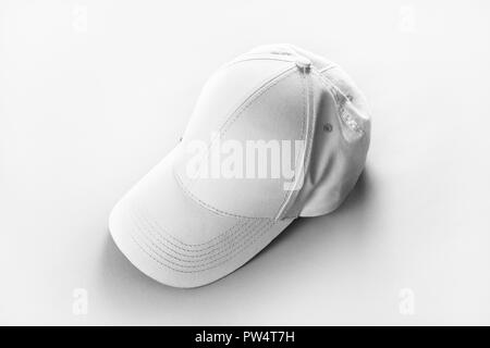 Blank cappello da baseball su sfondo della carta. Design sensibile mockup. Foto Stock