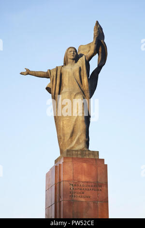 Monumento ai combattenti della rivoluzione a Bishkek. Kirghizistan Foto Stock