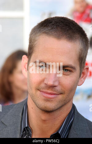 Paul Walker 2/12/2006 otto al di sotto di @ El Capitan, Hollywood foto di Giu Matsuda/HNW / PictureLux Riferimento File # 33683 767 HNWPLX Foto Stock