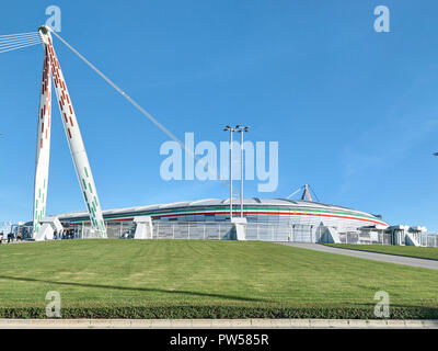 Torino, Italia - 29 Settembre 2018: vista panoramica di Allianz Stadium, il campo dove la Juventus gioca le sue partite in casa Foto Stock