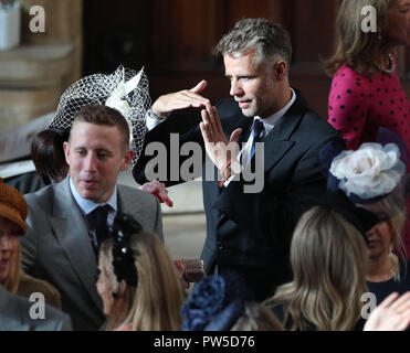 Richard Bacon (centro) assiste il matrimonio della Principessa Eugenie a Jack Brooksbank presso alla cappella di San Giorgio nel Castello di Windsor. Picture Data: venerdì 12 ottobre, 2018. . Foto di credito dovrebbe leggere: Yui Mok/PA FILO PRESS ASSOCIATION foto. Foto Stock