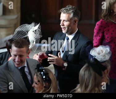 Richard Bacon (centro) assiste il matrimonio della Principessa Eugenie a Jack Brooksbank presso alla cappella di San Giorgio nel Castello di Windsor. Picture Data: venerdì 12 ottobre, 2018. . Foto di credito dovrebbe leggere: Yui Mok/PA FILO PRESS ASSOCIATION foto. Foto Stock