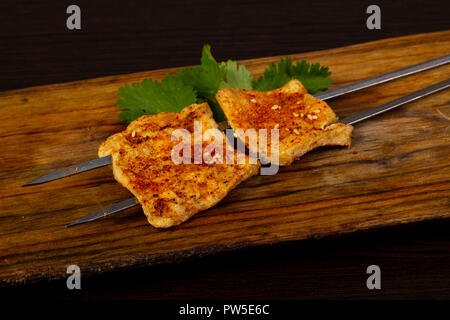 Cucina asiatica alla griglia spiedino di tofu Foto Stock