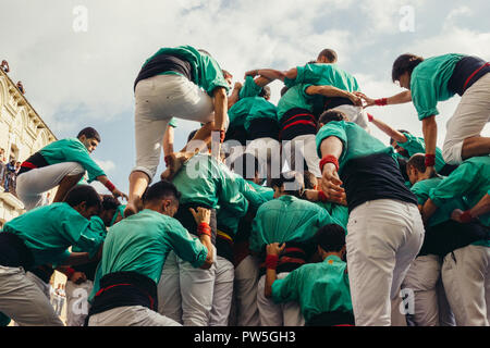Castellers de Vilafranca, umano tradizionale, Torre di Vilafranca del Penedès, Catalogna, Spagna, 2014 Foto Stock