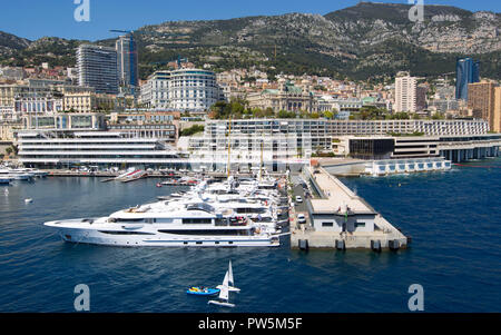 Il Principato di Monaco. Xx Apr, 2017. Il Principato di Monaco e Monte Carlo - Aprile 20, 2017: Silversea Cruises, argento Muse lancio nel Principato di Monaco. Yacht, Yachting, yacht, Yachten, Meer, Mare, MYS, Show, crociera, vacanze, di lusso | Utilizzo di credito in tutto il mondo: dpa/Alamy Live News Foto Stock