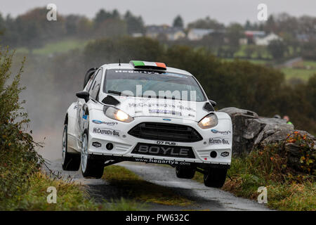Ballybofey, Donegal, Irlanda. Xiii oct, 2018. Motorsports, Donegal Autunno Rally; Declan Boyle e James O'Reilly (Fiesta WRC) airborne Credito: Azione Sport Plus/Alamy Live News Foto Stock