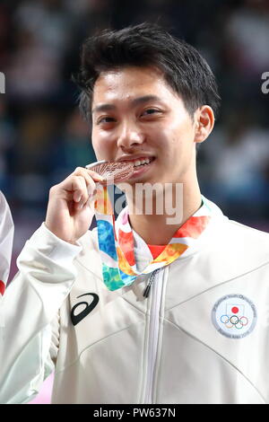 Buenos Aires, Argentina. Xii oct, 2018. Kodai Naraoka (JPN), 12 ottobre 2018 - Badminton : Uomini Singoli Medal Ceremony nel corso Buenos Aires 2018 Olimpiadi della Gioventù a TECNOPOLIS PARK a Buenos Aires, Argentina. Credito: Naoki Nishimura AFLO/sport/Alamy Live News Foto Stock