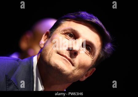 Trento, Italia. Xii oct, 2018. Il FESTIVAL DELLO SPORT - TRENTO 2018 sport e le discussioni del pannello con sports champions; Javier Zanetti, Vice Presidente Inter Credit: Azione Plus sport/Alamy Live News Foto Stock