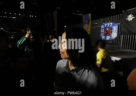 Hong Kong, Cina. Xiii oct, 2018. Lau Siu-lai, un disqualifed prodemocratic candidato per prossimi West Kowloon da-elezione dopo il rally politici al di fuori del governo della RAS di Hong Kong office.Ott-13, 2018 Hong Kong.ZUMA/Liau Chung-ren Credito: Liau Chung-ren/ZUMA filo/Alamy Live News Foto Stock