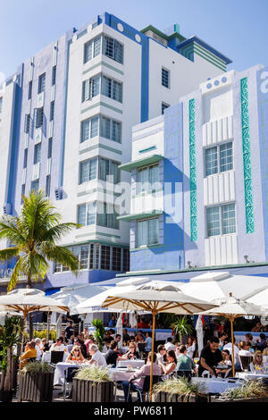 Miami Beach Florida, Ocean Drive, Capodanno, Park Central, Casablanca, hotel, strada, caffè sul marciapiede, ristorante ristoranti, cibo, caffè, umbrel Foto Stock