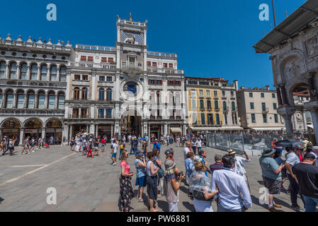 Venezia, Italia - 16 giugno 2018: vista sulla Torre dell'Orologio. Copia spazio per il testo Foto Stock