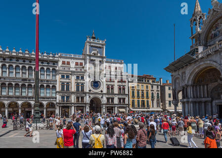 Venezia, Italia - 16 giugno 2018: vista sulla Torre dell'Orologio. Copia spazio per il testo Foto Stock