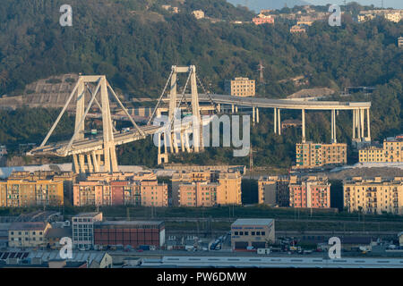 Genova, Italia. I resti del ponte Morandi, dopo una sezione crollato Foto Stock