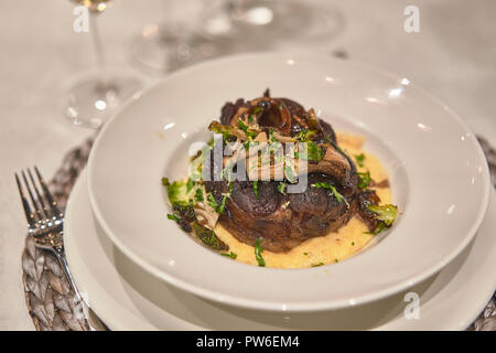 Ossobuco piatto pronto da mangiare Foto Stock