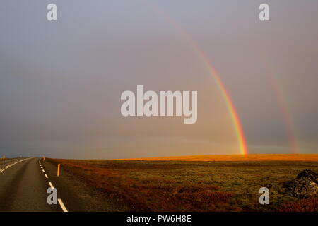 Rainbow su Thingvellir National Park, Islanda Foto Stock