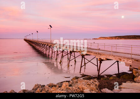 La storica Elliston Jetty, Elliston Sud Australia Foto Stock