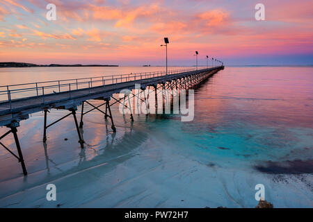 La storica Elliston Jetty, Elliston Sud Australia Foto Stock