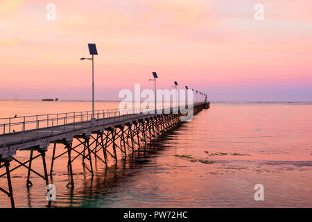 La storica Elliston Jetty, Elliston Sud Australia Foto Stock