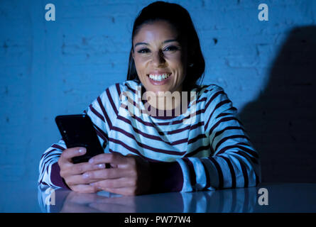 guardare dating online al buio