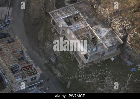 Vista aerea mostra la devastazione a Puerto Rico, Settembre 25, 2017 dopo l uragano Maria spazzato tutta l'isola, Sept 20; distruggendo case, downing linee di alimentazione e lo sradicamento della vegetazione. La guardia nazionale ha distribuito oltre 1.000 truppe per fornire aiuti di emergenza a fianco di supporto altri lo stato federale e aiutando i partner con gli interventi di soccorso. Foto Stock