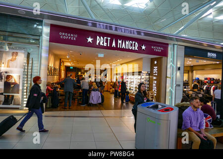 Pret a Manger negozio di alimentari presso l'aeroporto di Stansted, Londra, Inghilterra, Regno Unito Foto Stock