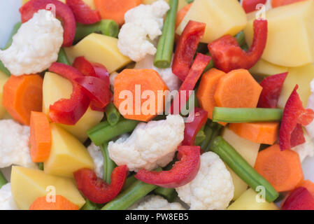 Mix di verdure tritate preparati per minestre Foto Stock