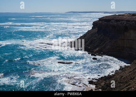 Rocce a strapiombo sul punto Labatt SA Australia solo allevamento continentale colonia di leoni marini australiani Foto Stock