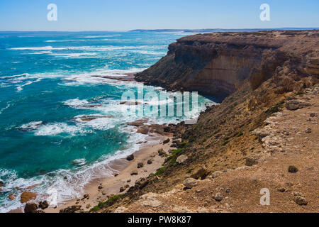 Rocce a strapiombo sul punto Labatt SA Australia solo allevamento continentale colonia di leoni marini australiani Foto Stock