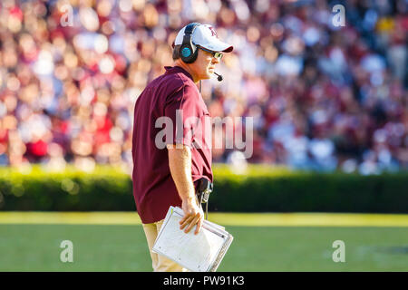 La Columbia, SC, Stati Uniti d'America. Xiii oct, 2018. Texas A&M Aggies head coach Jimbo Fisher durante il secondo trimestre del NCAA match tra il Texas A&M Aggies e il South Carolina Gamecocks a Williams-Brice Stadium in Columbia, SC. (Scott Kinser/Cal Sport Media) Credito: csm/Alamy Live News Foto Stock