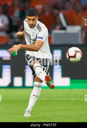 Amsterdam, Paesi Bassi. Ottobre 13, 2018 Emre può, 11 unità DFB, controlla la sfera, azione, full-size, azione unica con sfera, corpo pieno, figura intera, intaglio, scatti singoli, trattamento sferico, pick-up, testata, tagliate, PAESI BASSI - GERMANIA 3-0 Nazioni Football League, stagione 2018/2019, Amsterdam, Paesi Bassi, 13 ottobre 2018. © Peter Schatz / Alamy Live News Foto Stock