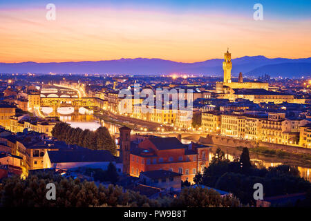 Paesaggio urbano di Firenze e i punti di interesse panoramico vista serale, Regione Toscana Italia Foto Stock