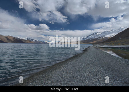 Bellissimo lago Pangong, il gioiello del Ladakh, India Foto Stock