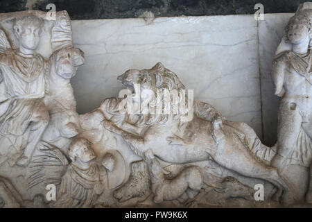 L'Italia. Pisa. Il Camposanto. Sarcofago romano. Frammento. Scena di caccia. Periodo Imperiale. Foto Stock