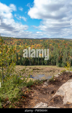 Escursionismo La Eagle Nest Lookout Trail nel Calabogie Ontario Foto Stock