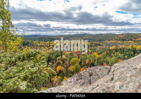 Escursionismo La Eagle Nest Lookout Trail nel Calabogie Ontario Foto Stock