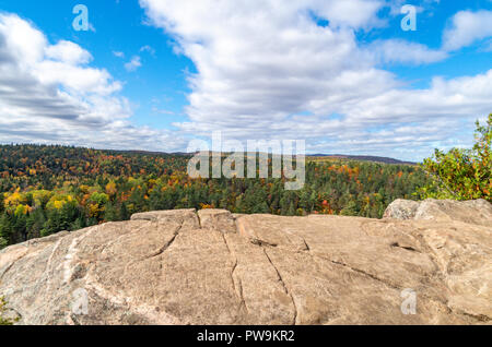 Escursionismo La Eagle Nest Lookout Trail nel Calabogie Ontario Foto Stock