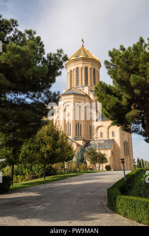 Santa Trinità Cattedrale di Tbilisi è la cattedrale principale di Georgian Chiesa Ortodossa Foto Stock