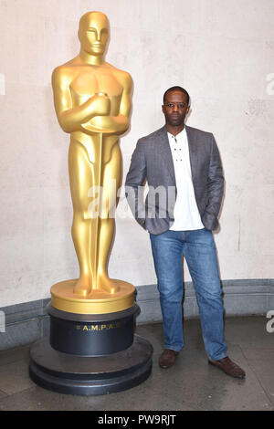 Adrian Lester frequentare l'Accademia delle Arti e delle scienze cinematografiche nuovi membri Party presso la National Gallery di Londra. Foto Stock