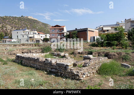 Un monumentale ellenistica il piedistallo che un piccolo tempio fu costruito durante il III secolo D.C., Agora di antica Argos, Peloponneso e Grecia. Th 3° Foto Stock