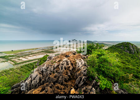 Roccia alta montagna Roi Sam Yod National Park, Thailandia Foto Stock