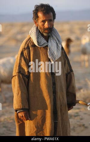 Beduini nel deserto del Sahara in Tunisia, Africa. Foto Stock