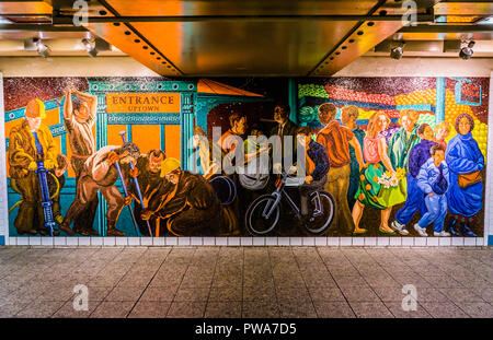 Murale Times Square - 42nd Street Subway Station Manhattan   New York New York, Stati Uniti d'America Foto Stock