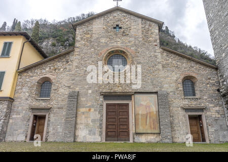 Varenna, Italia - 31 Marzo 2018: la chiesa di San Giorgio a Varenna, Italia Foto Stock