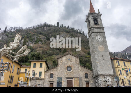 Varenna, Italia - 31 Marzo 2018: la chiesa di San Giorgio a Varenna, Italia Foto Stock
